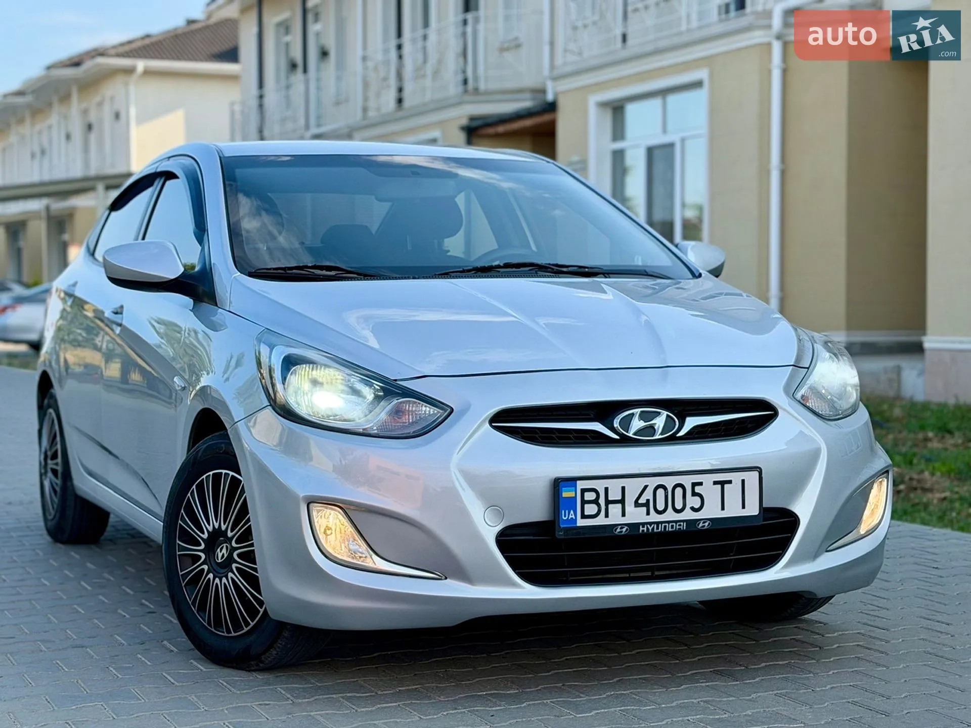 2011 Hyundai Accent - мініатюра 11