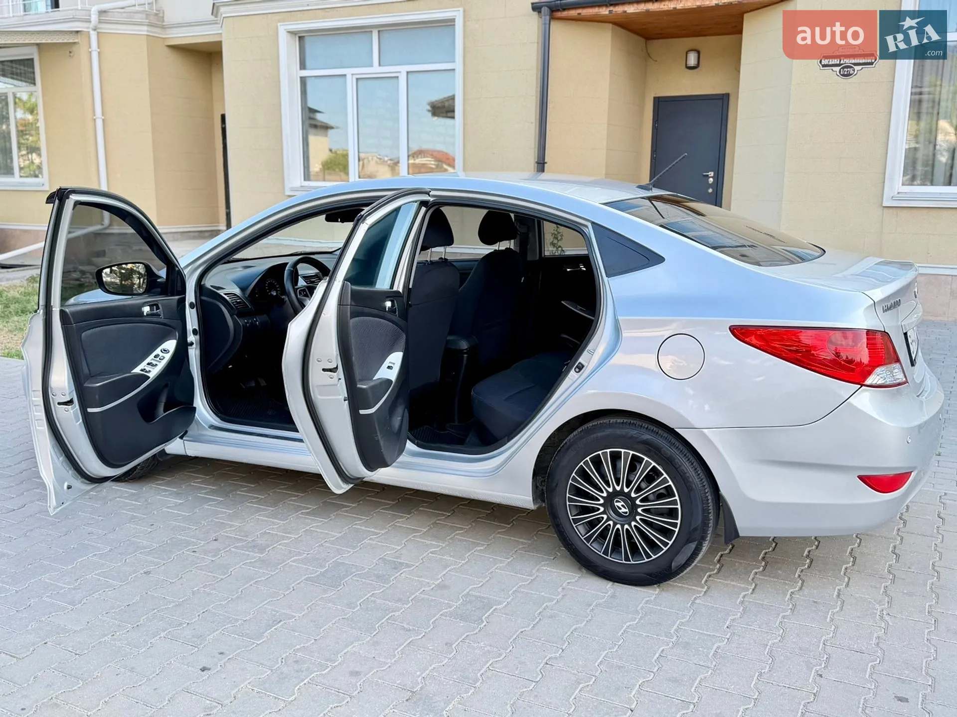 2011 Hyundai Accent - мініатюра 40