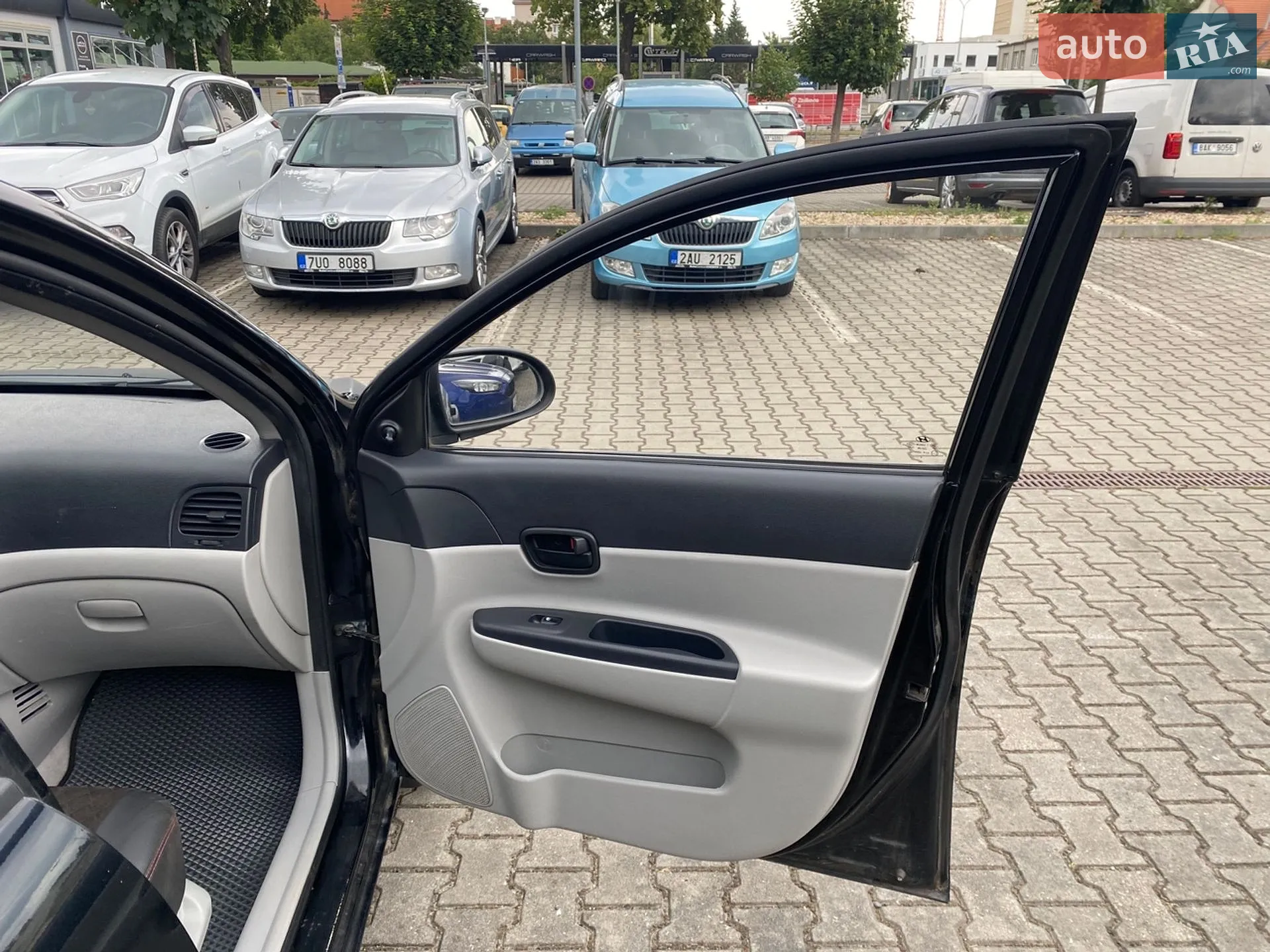 2010 Hyundai Accent - мініатюра 12