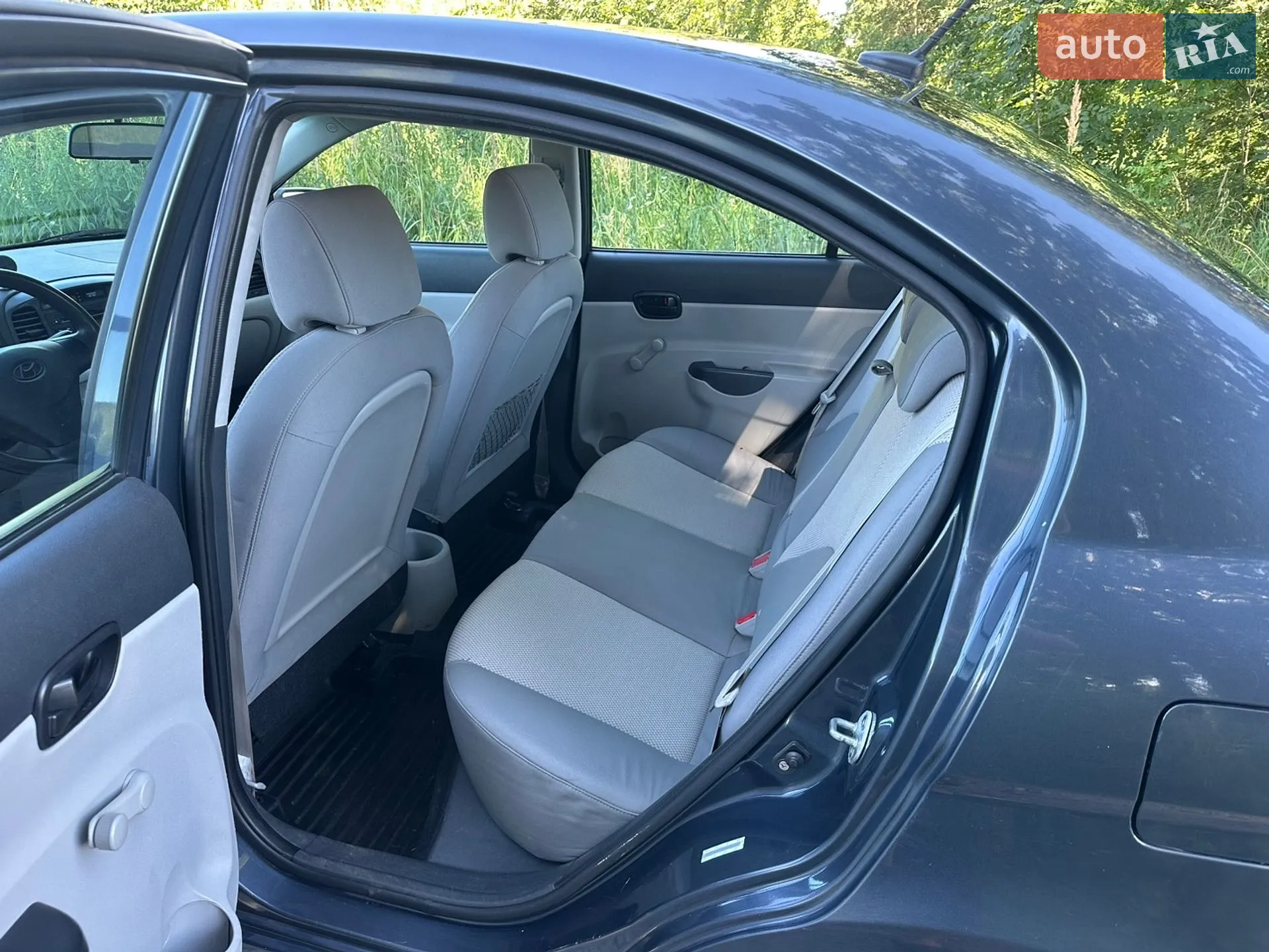2010 Hyundai Accent - мініатюра 8