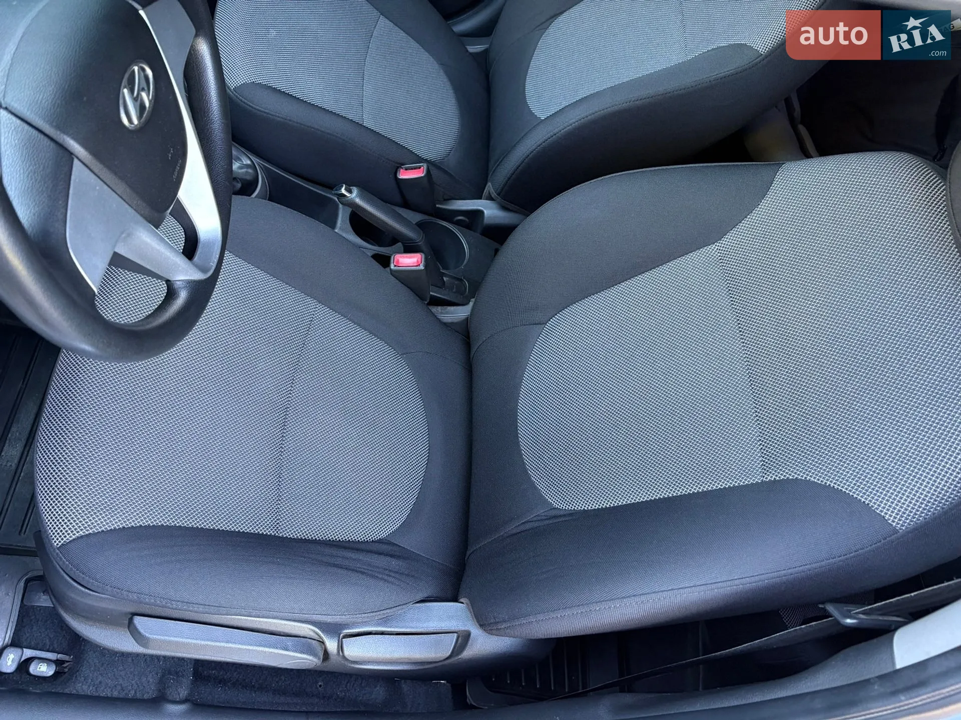 2011 Hyundai Accent - мініатюра 28