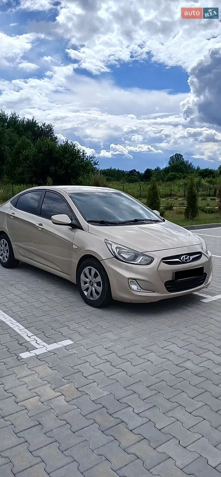 2010 Hyundai Accent - мініатюра 11