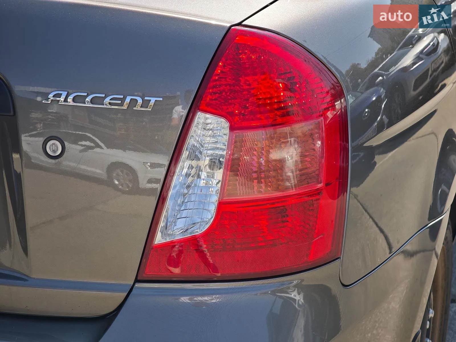 2010 Hyundai Accent - мініатюра 10