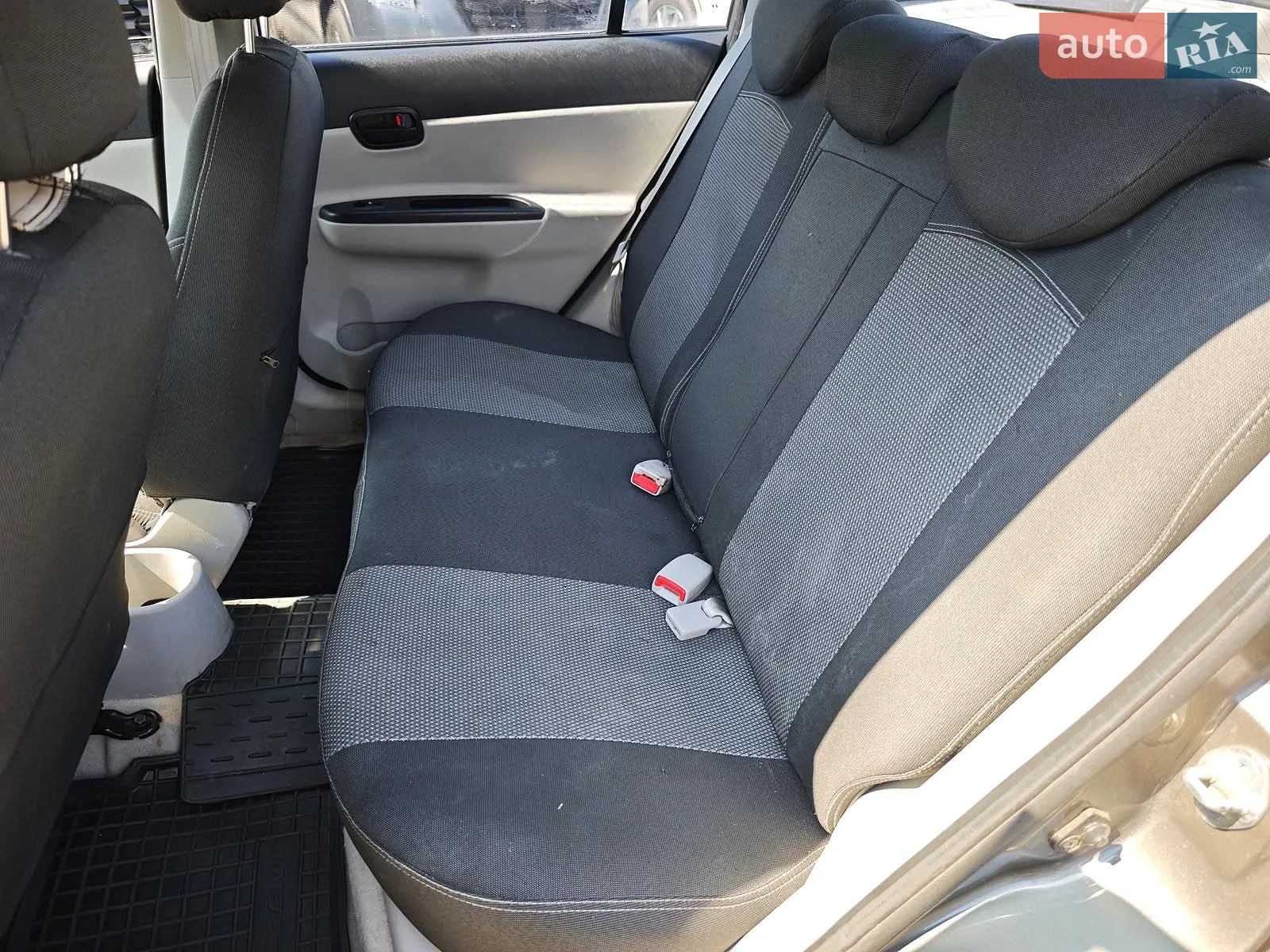 2010 Hyundai Accent - мініатюра 12