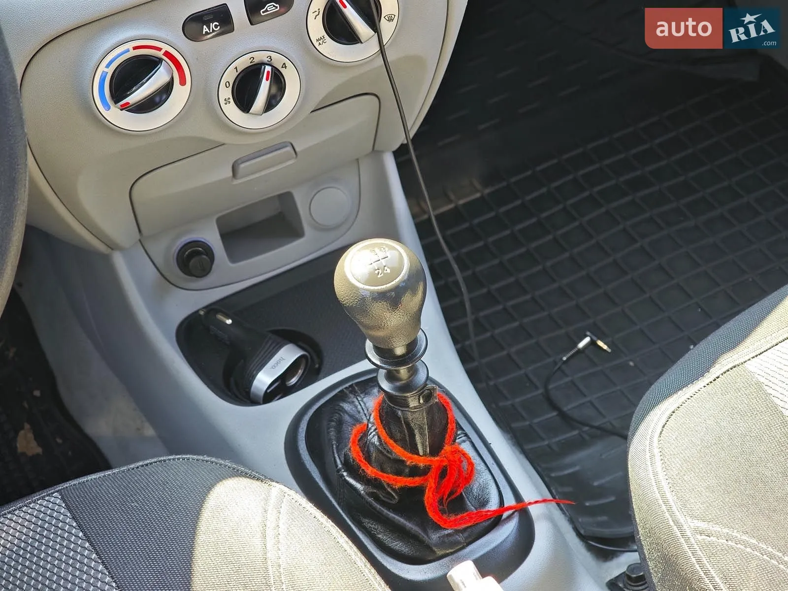 2010 Hyundai Accent - мініатюра 15