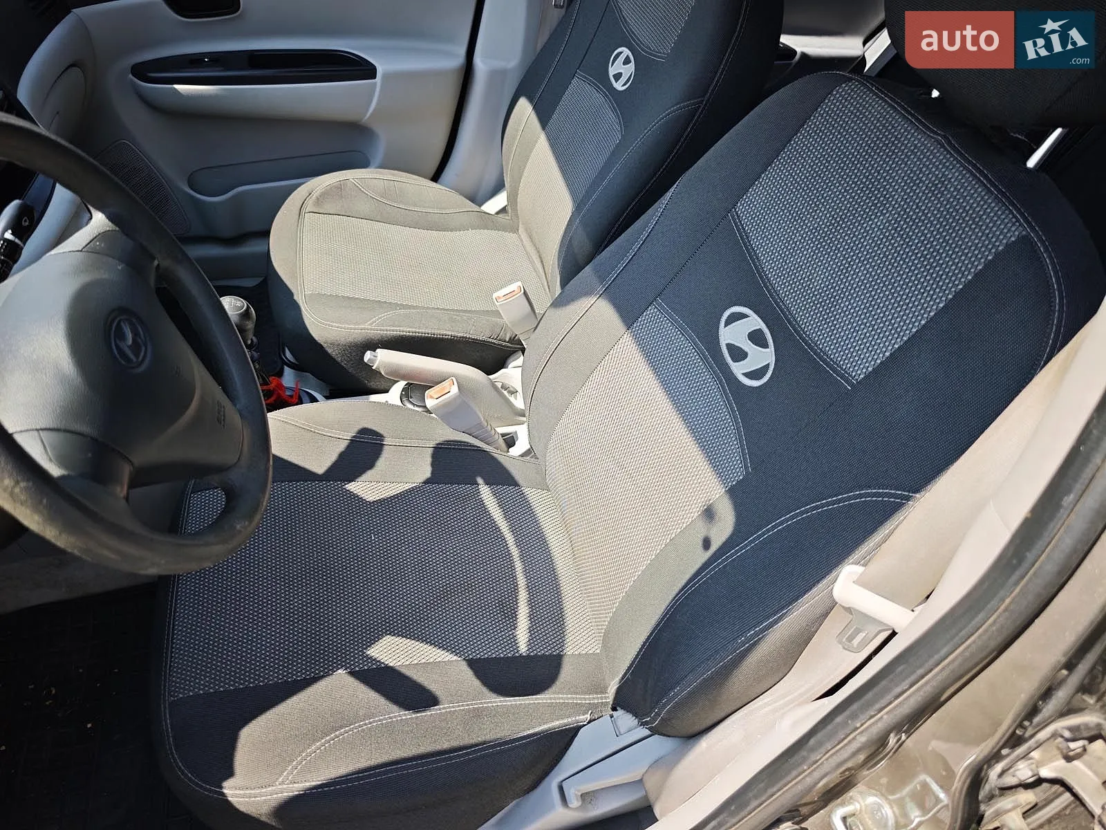 2010 Hyundai Accent - мініатюра 18