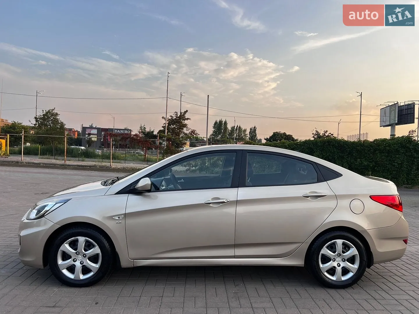 2012 Hyundai Accent - мініатюра 2