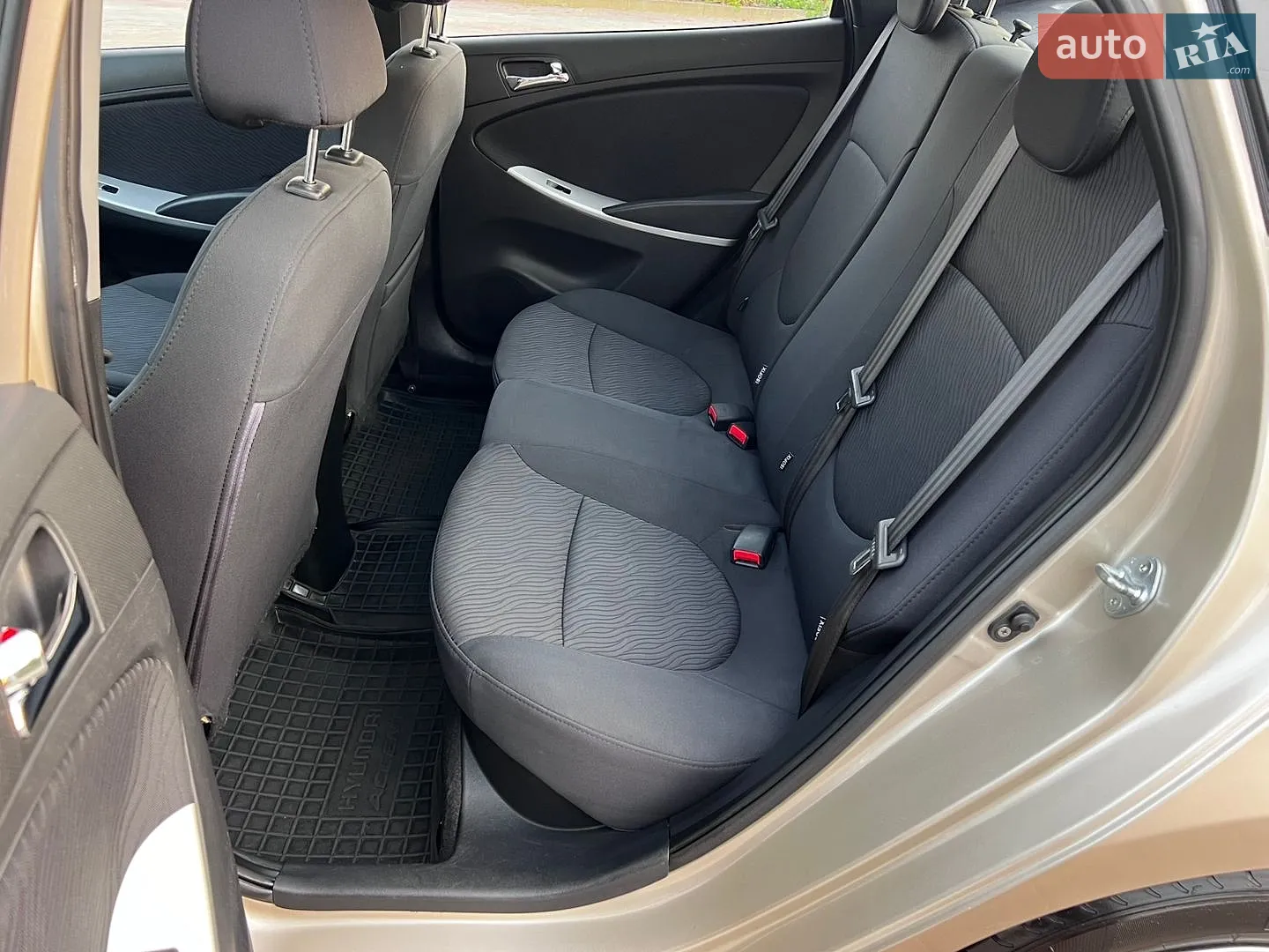 2012 Hyundai Accent - мініатюра 13