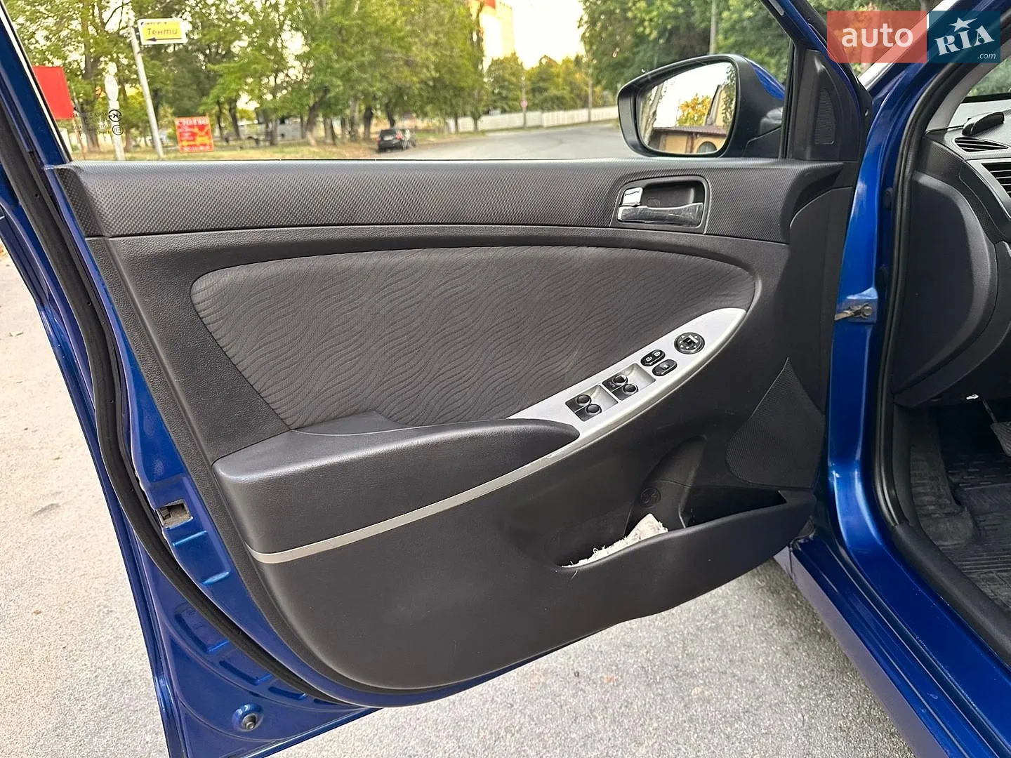 2011 Hyundai Accent - мініатюра 12