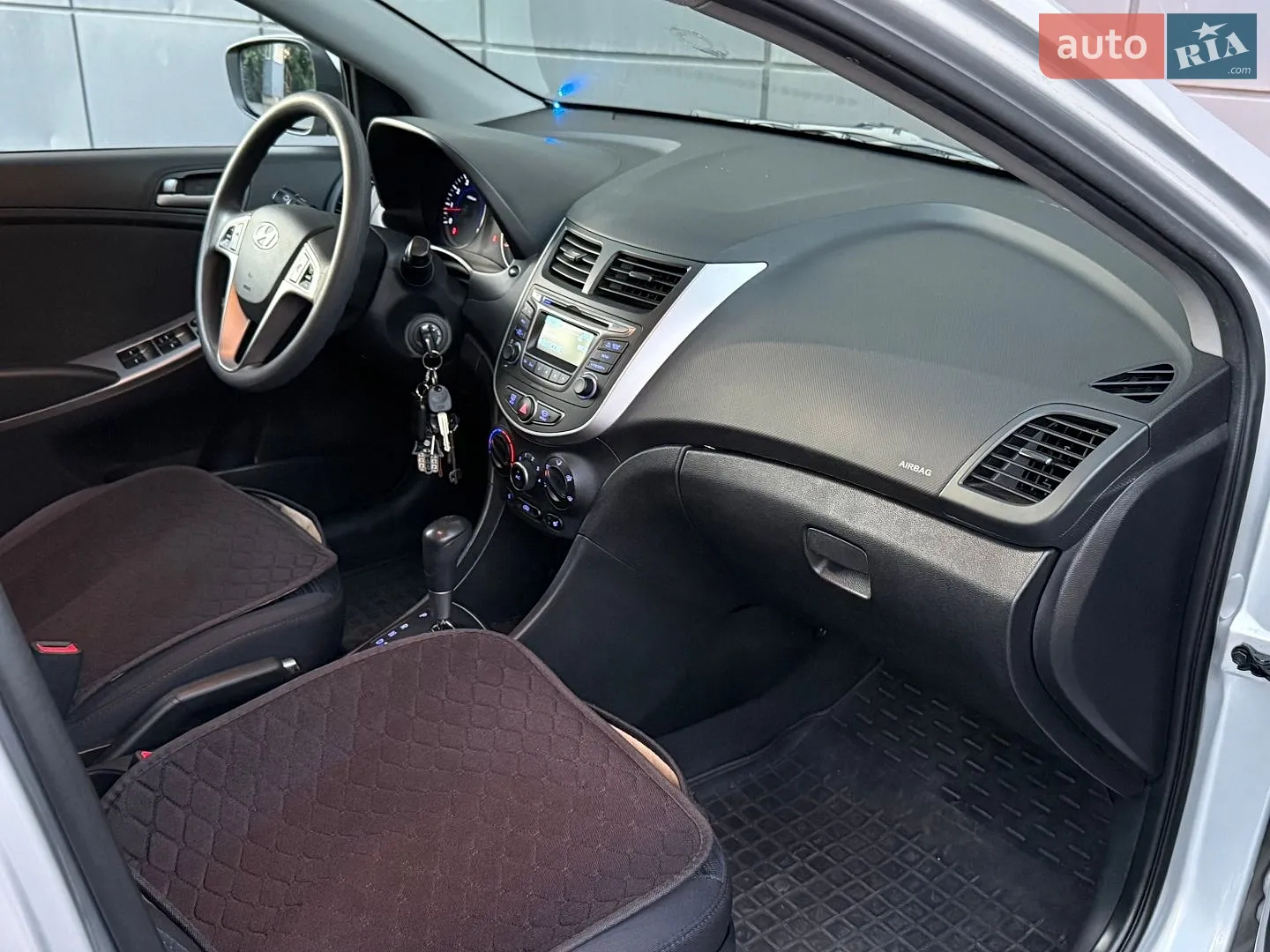2016 Hyundai Accent - мініатюра 16