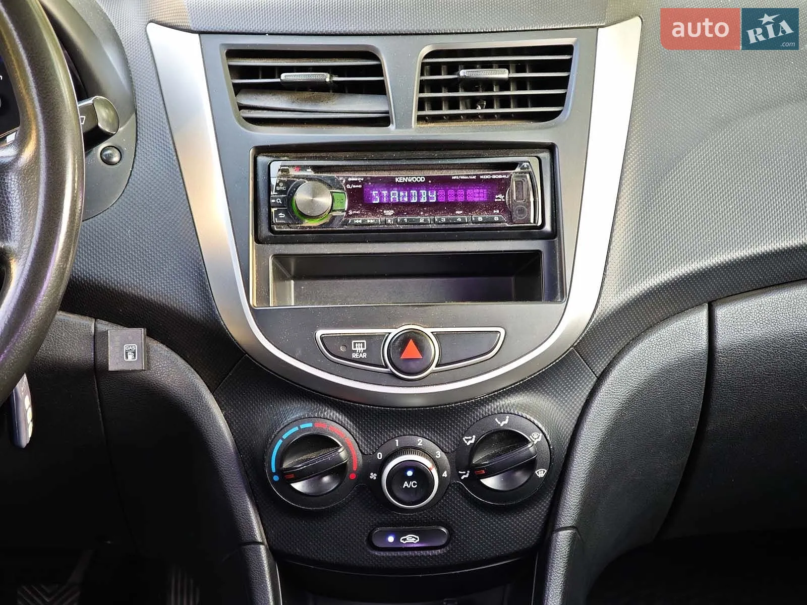 2012 Hyundai Accent - мініатюра 16