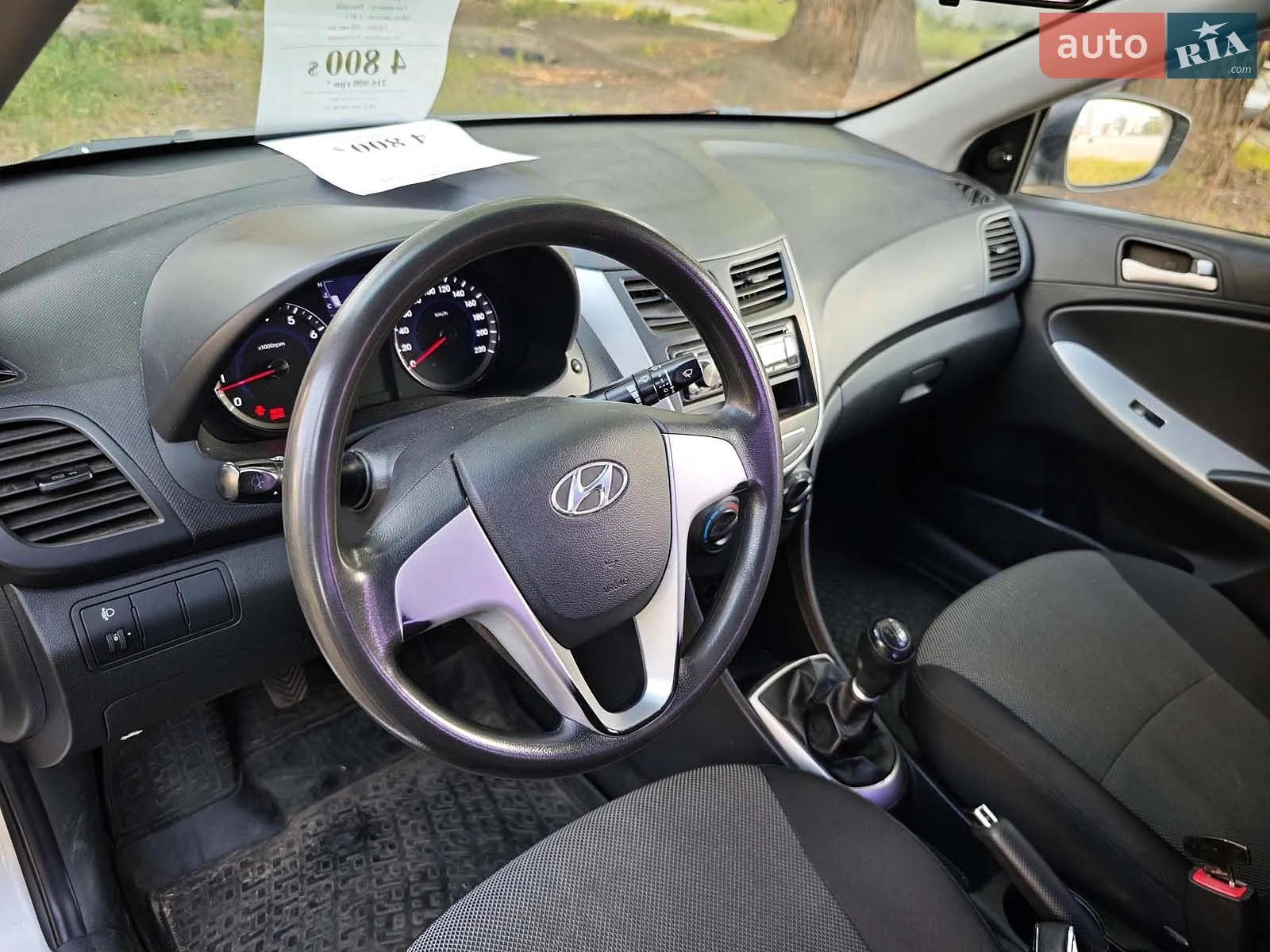 2012 Hyundai Accent - мініатюра 18