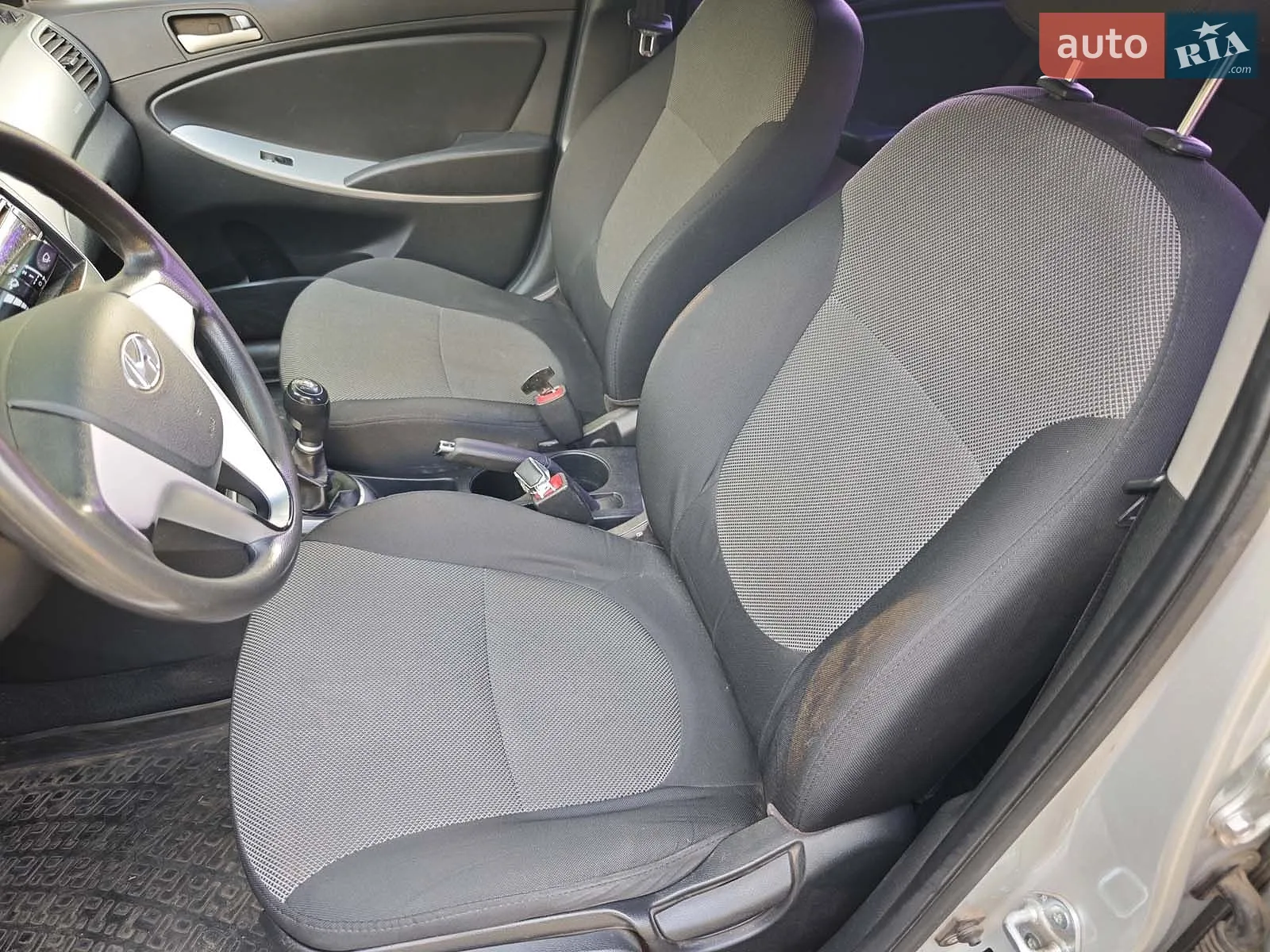 2012 Hyundai Accent - мініатюра 19