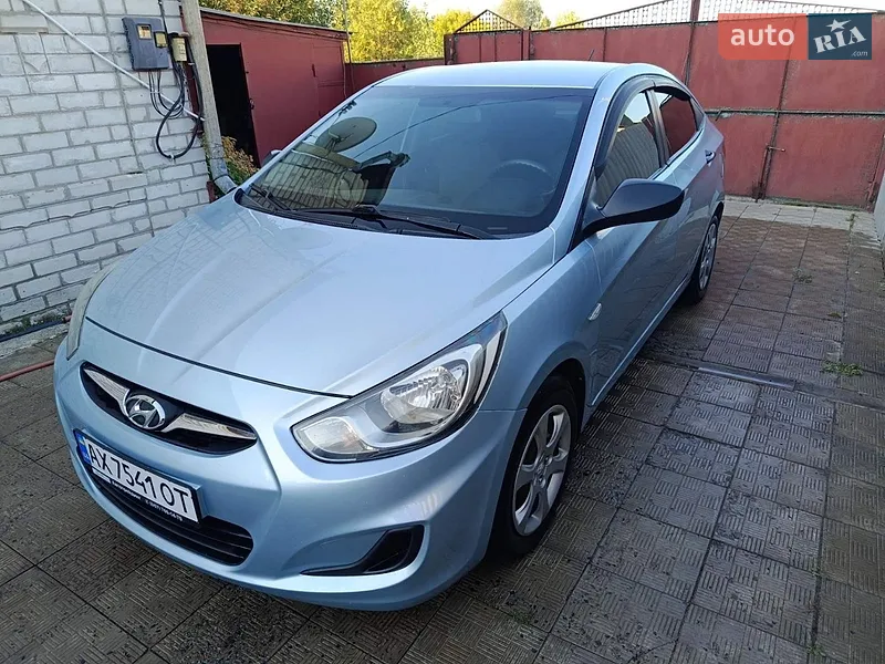 Hyundai Accent 2011