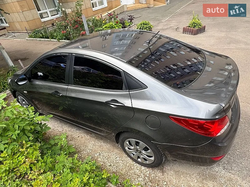 Hyundai Accent 2013
