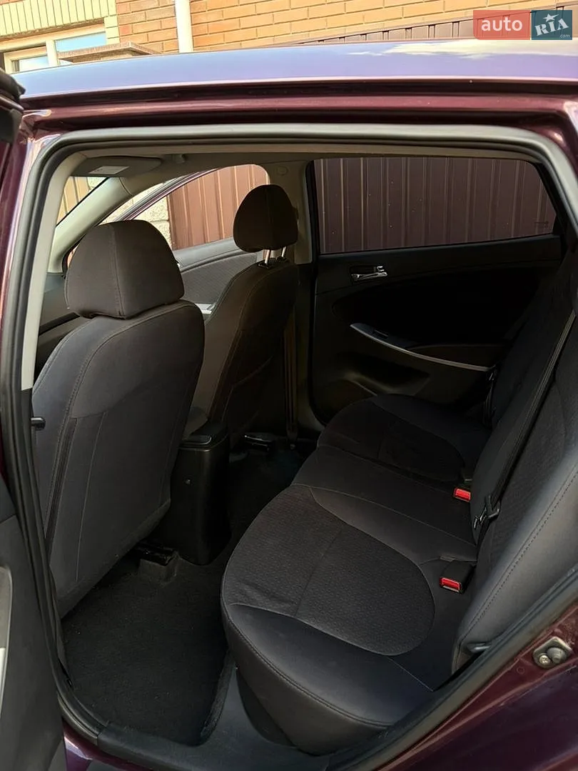 2012 Hyundai Accent - мініатюра 9