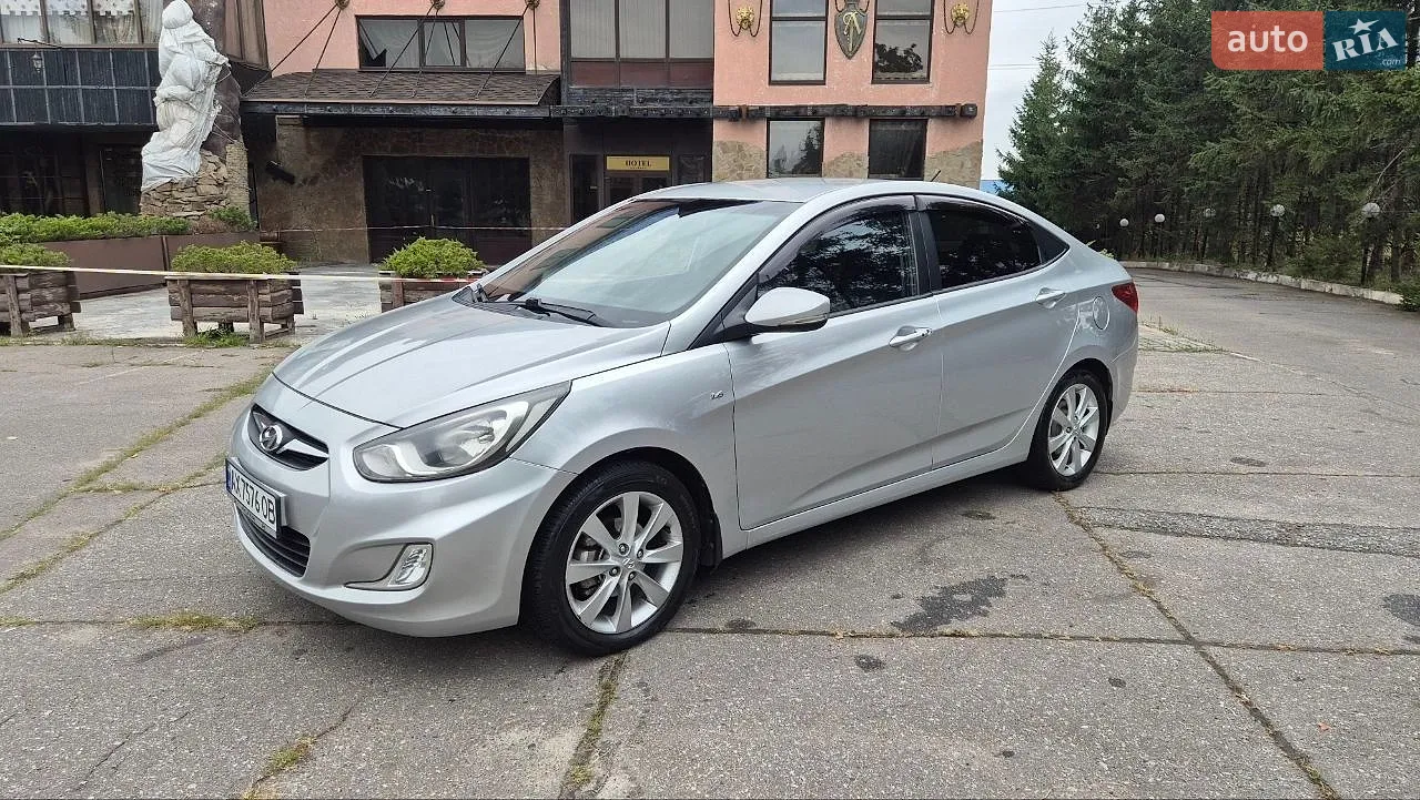 2011 Hyundai Accent - мініатюра 6