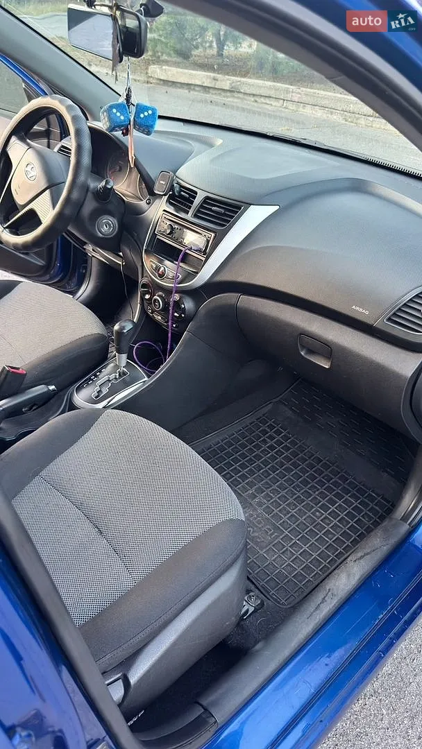 2011 Hyundai Accent - мініатюра 4