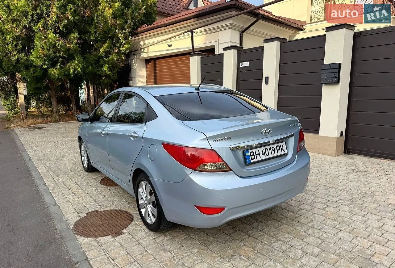 2011 Hyundai Accent - мініатюра 3