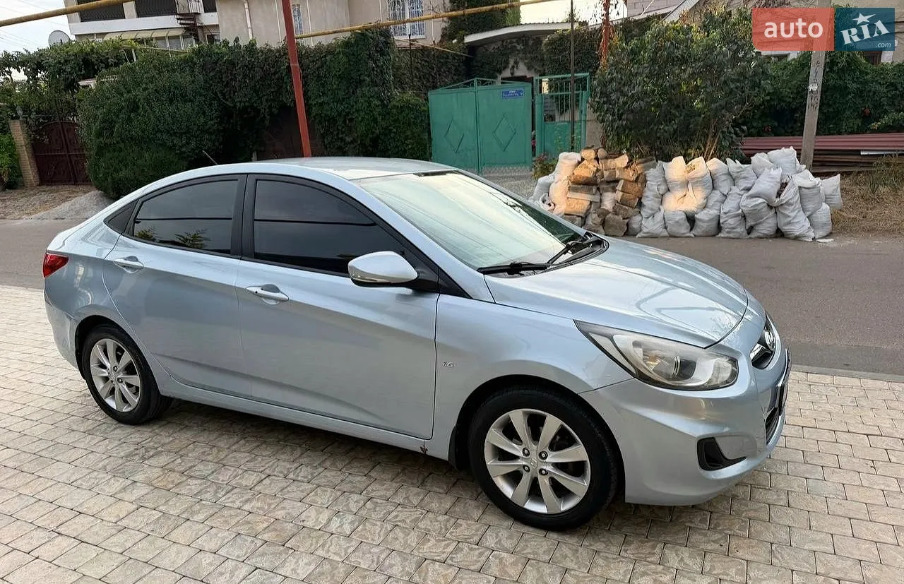 2011 Hyundai Accent - мініатюра 6