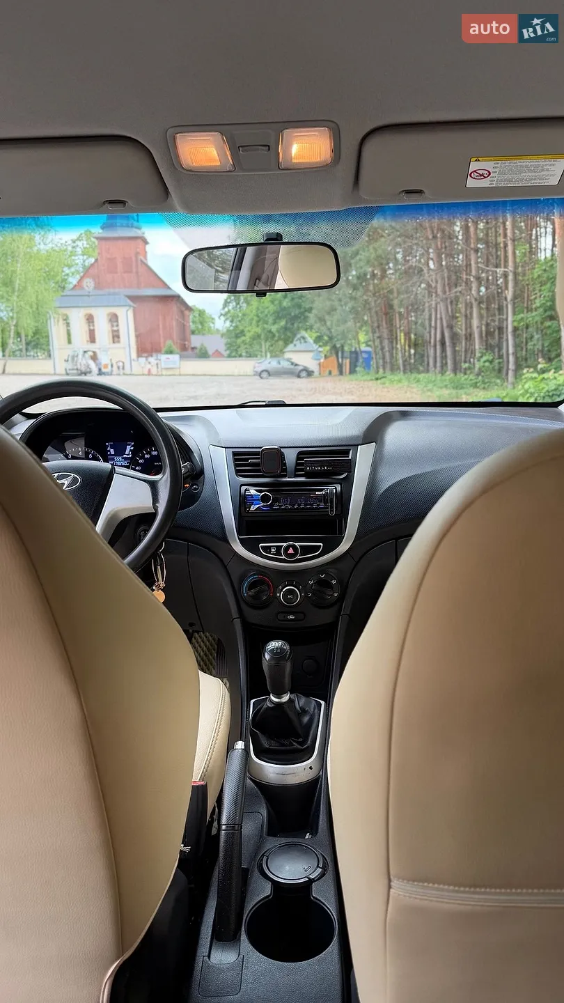 2012 Hyundai Accent - мініатюра 9