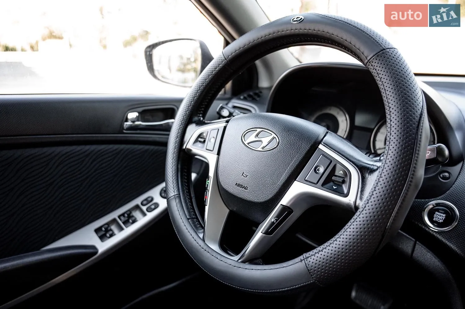 2012 Hyundai Accent - мініатюра 12