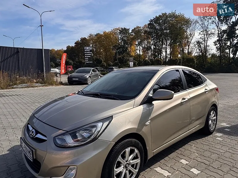 Hyundai Accent 2012
