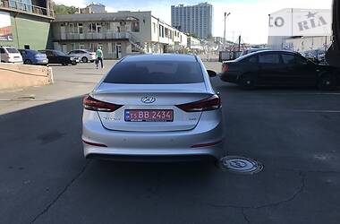 Седан Hyundai Avante 2017 в Киеве