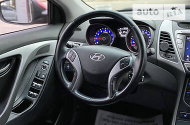 Седан Hyundai Avante 2015 в Херсоне