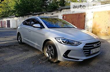 Седан Hyundai Avante 2016 в Дніпрі