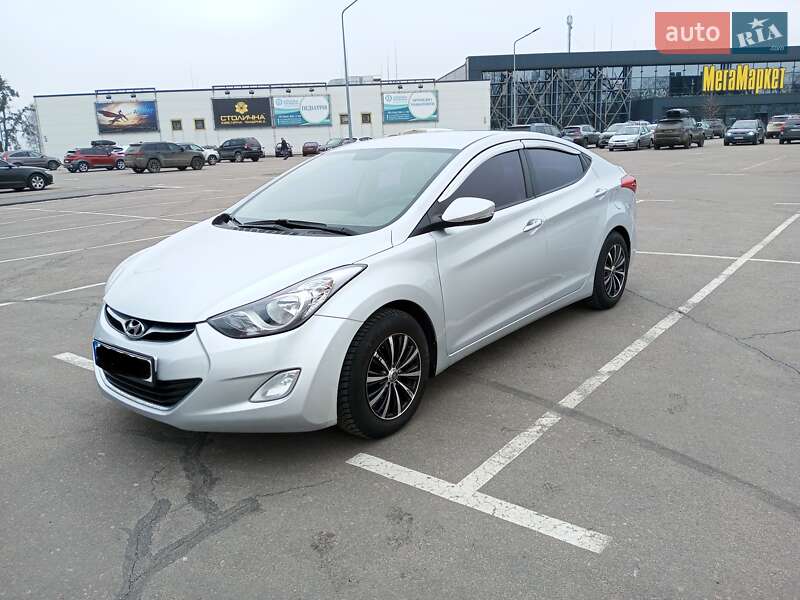Hyundai Avante 2011