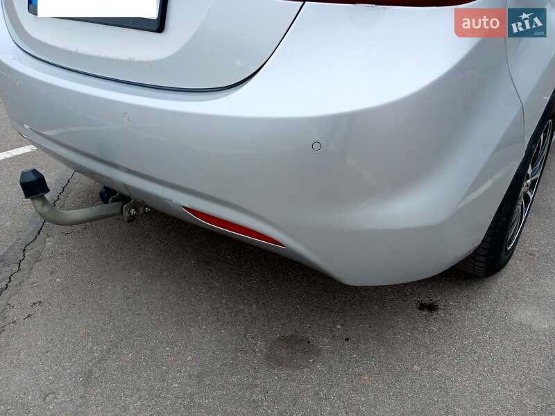 Седан Hyundai Avante 2011 в Києві