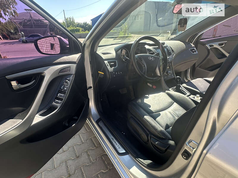 Седан Hyundai Avante 2014 в Житомире