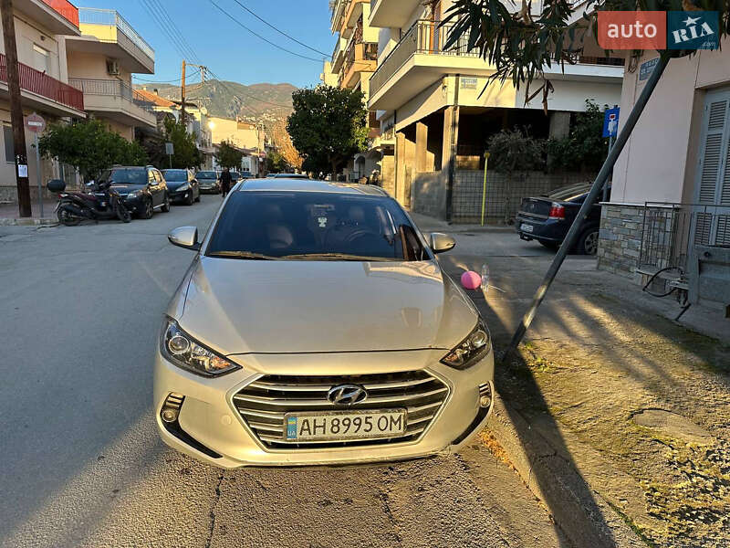 Седан Hyundai Avante 2016 в Львове