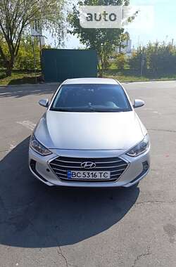 Седан Hyundai Avante 2015 в Львові