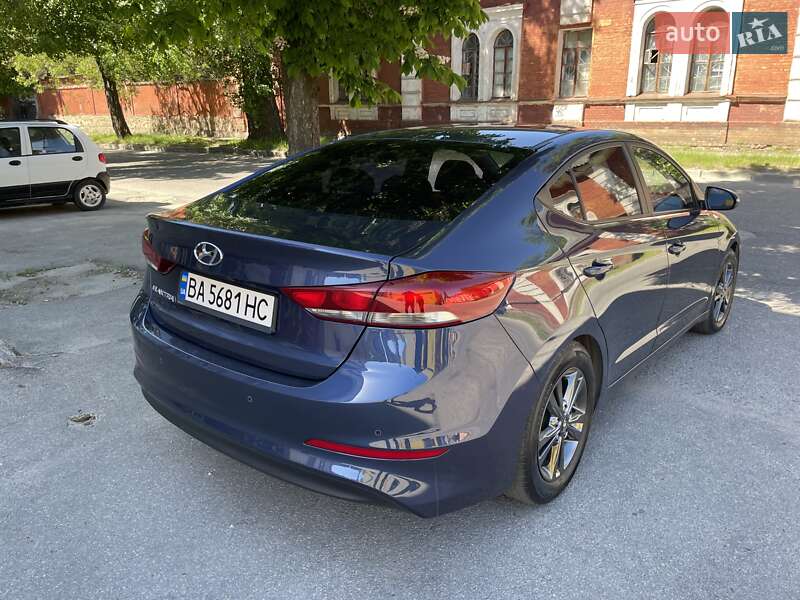 Седан Hyundai Avante 2016 в Кропивницком