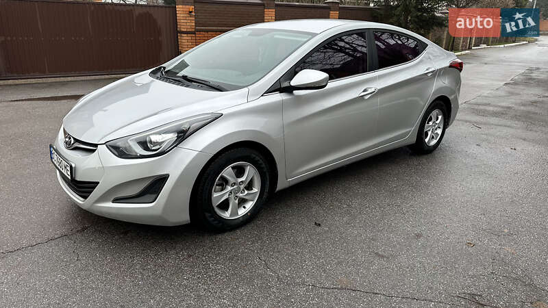 Седан Hyundai Avante 2014 в Софіївській Борщагівці