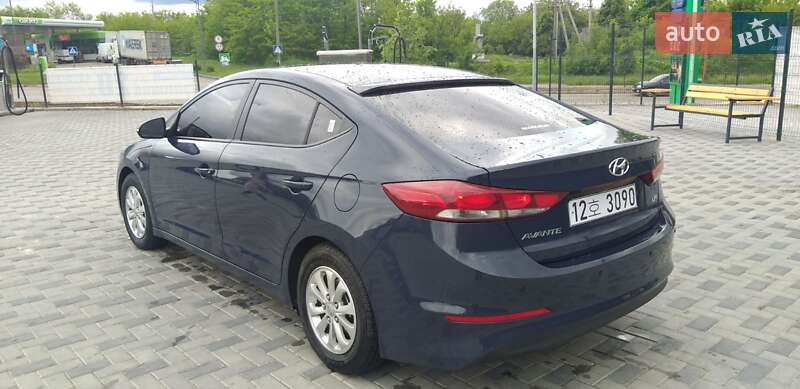 Седан Hyundai Avante 2016 в Зіньківі