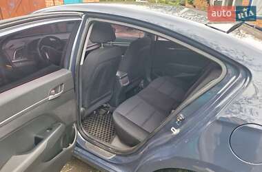 Седан Hyundai Avante 2016 в Зіньківі