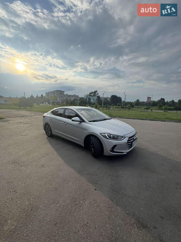 Седан Hyundai Avante 2016 в Кременчуге