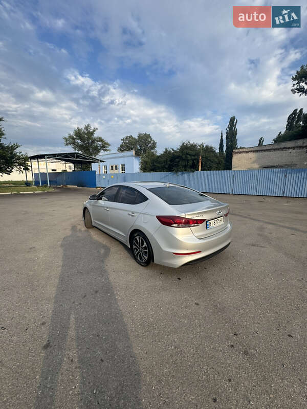 Седан Hyundai Avante 2016 в Кременчуге