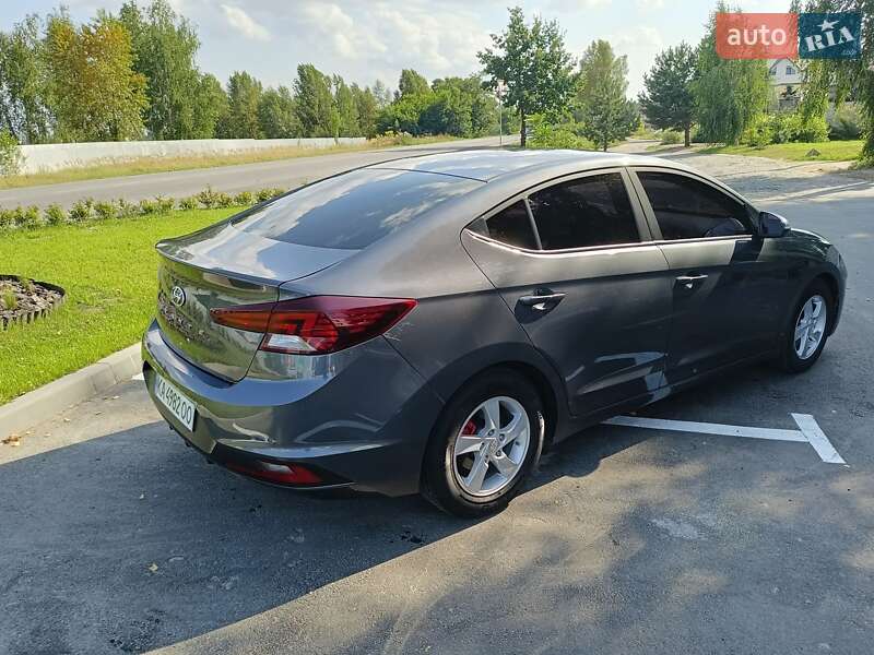 Седан Hyundai Avante 2018 в Буче