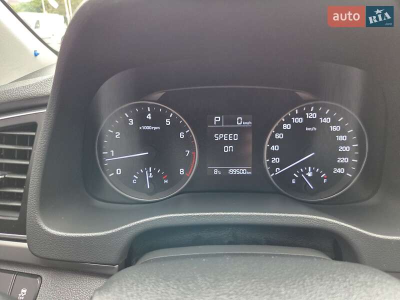 Седан Hyundai Avante 2016 в Одессе