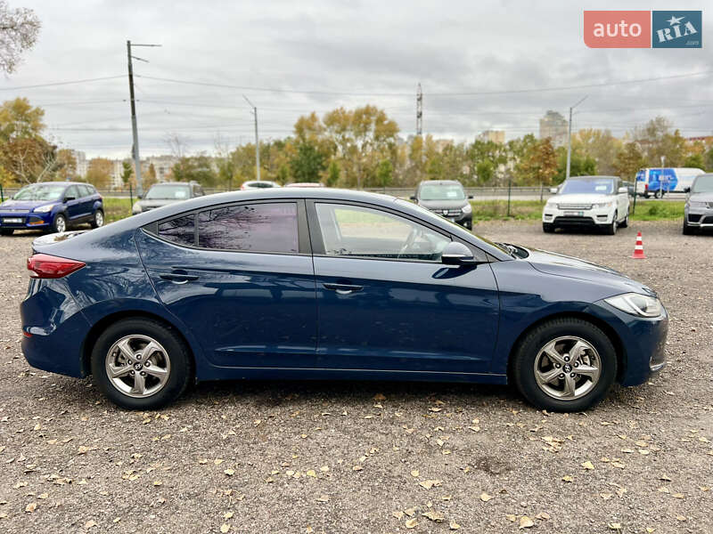 Седан Hyundai Avante 2015 в Києві