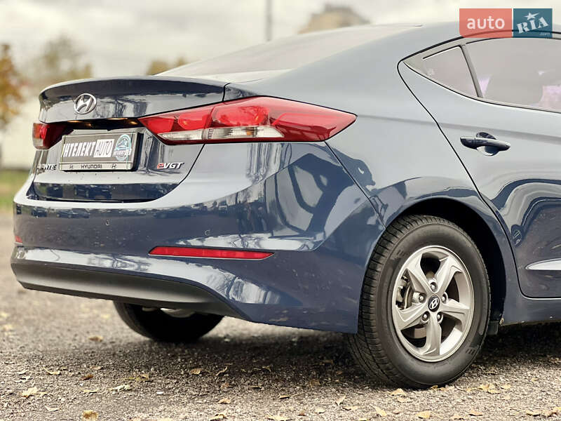 Седан Hyundai Avante 2015 в Києві