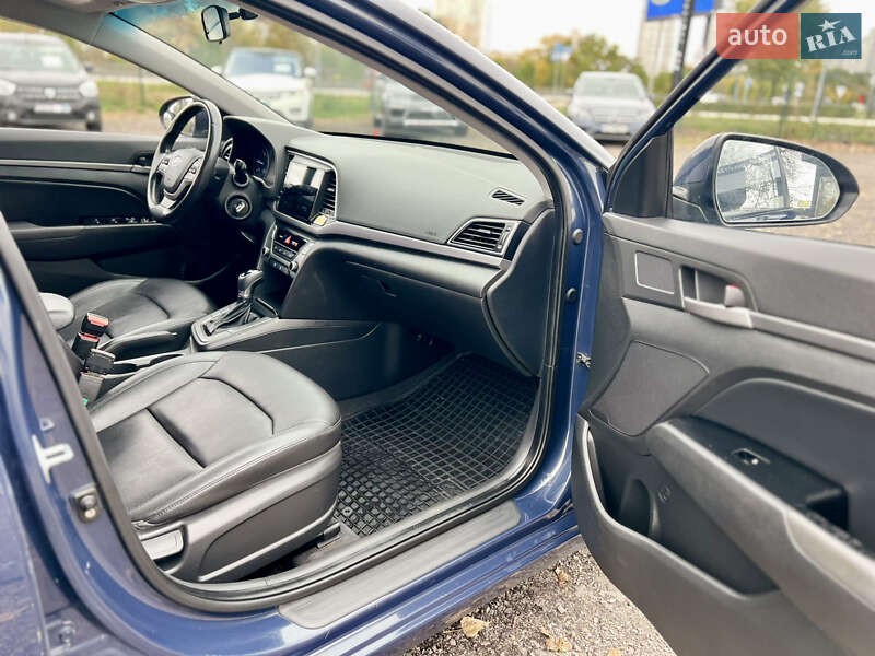 Седан Hyundai Avante 2015 в Києві