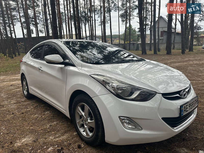 Седан Hyundai Avante 2013 в Киеве