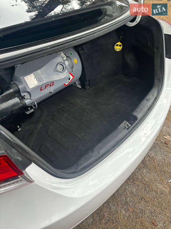 Седан Hyundai Avante 2013 в Киеве