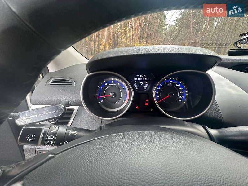 Седан Hyundai Avante 2013 в Киеве