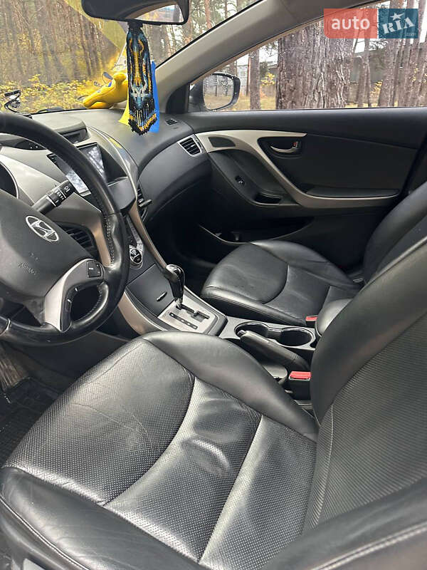 Седан Hyundai Avante 2013 в Киеве